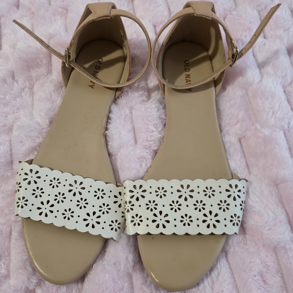 Old Navy Women's White and Tan Sandals